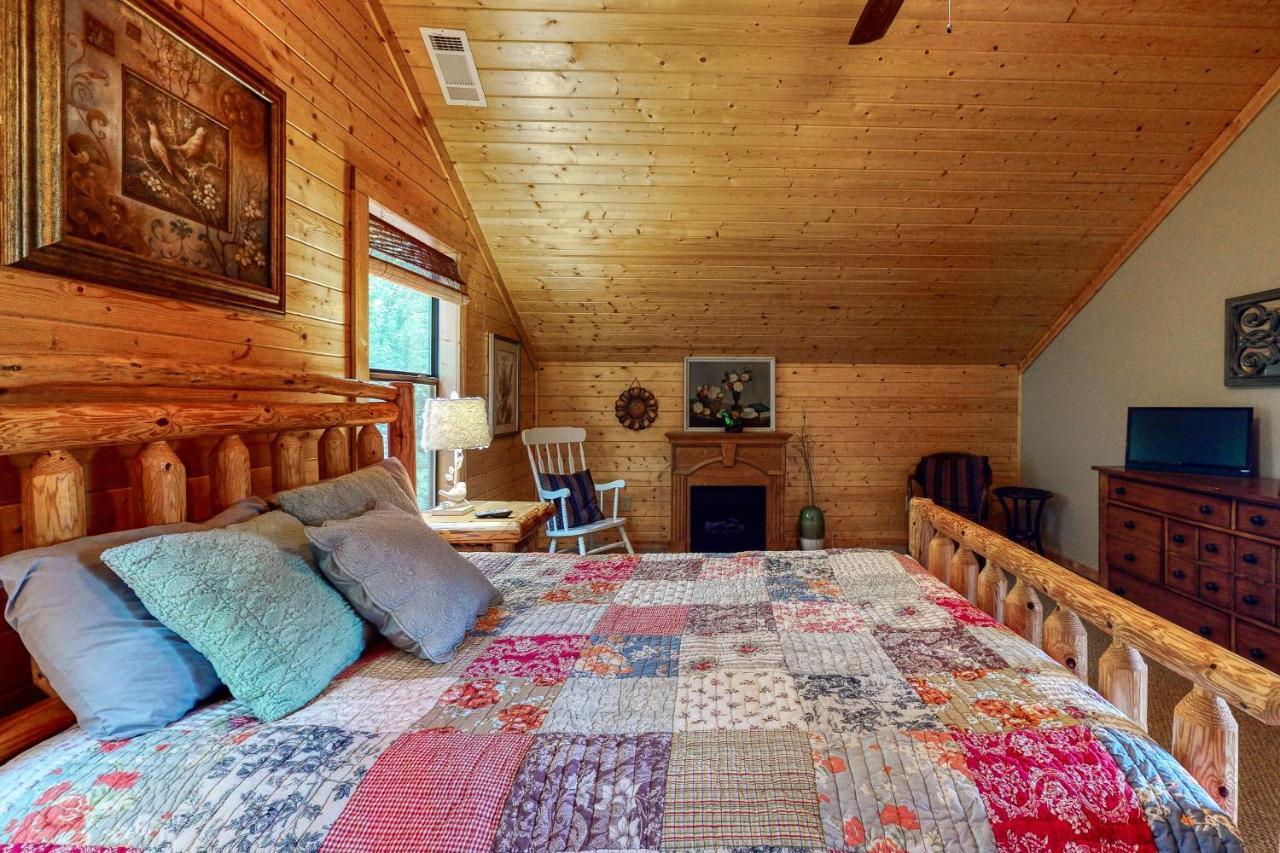 Вилла Red Roof Retreat Кливленд Экстерьер фото