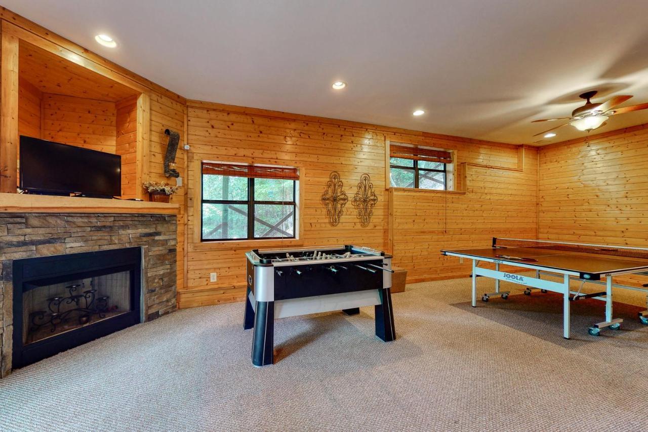 Вилла Red Roof Retreat Кливленд Экстерьер фото