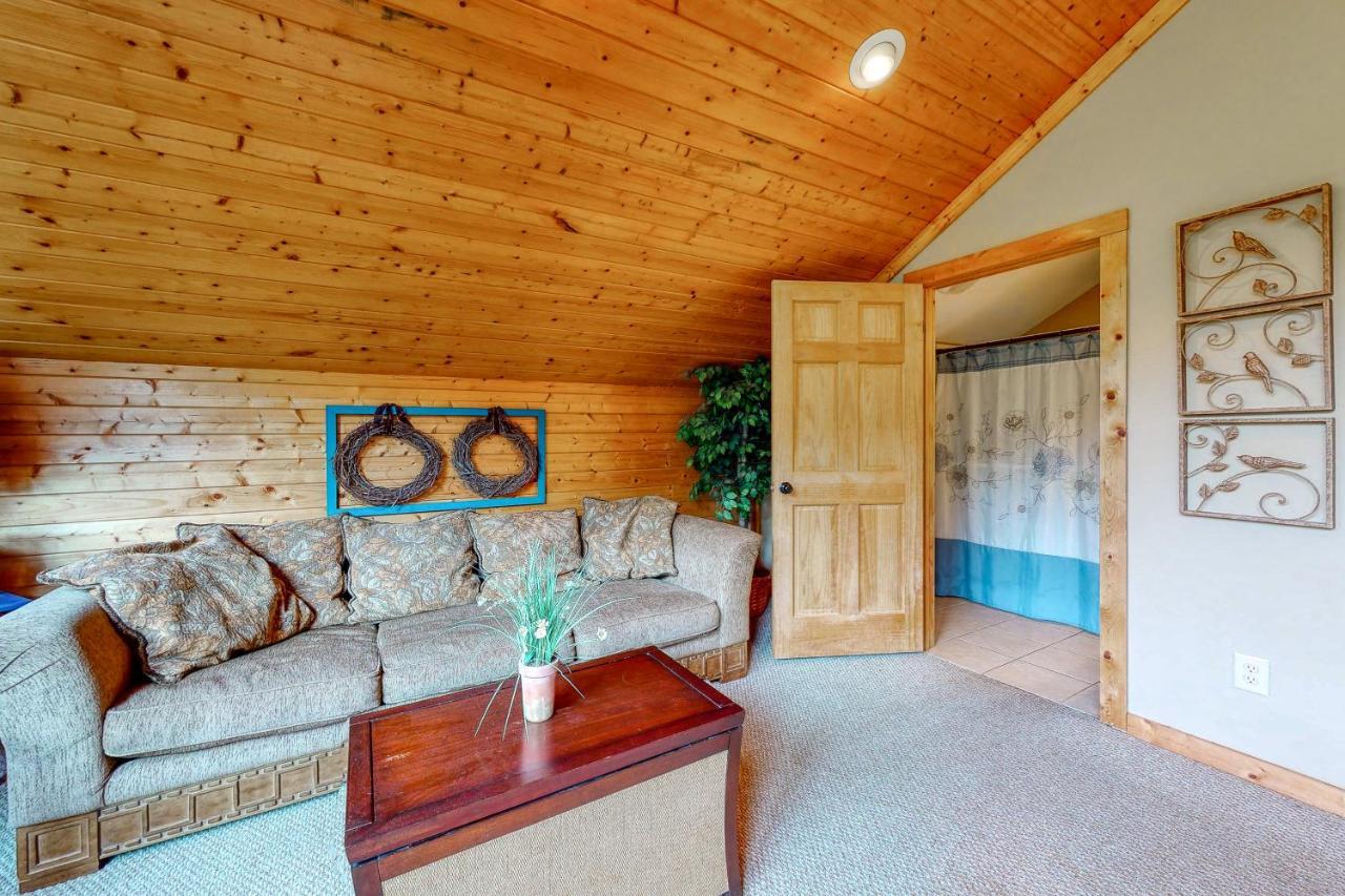 Вилла Red Roof Retreat Кливленд Экстерьер фото