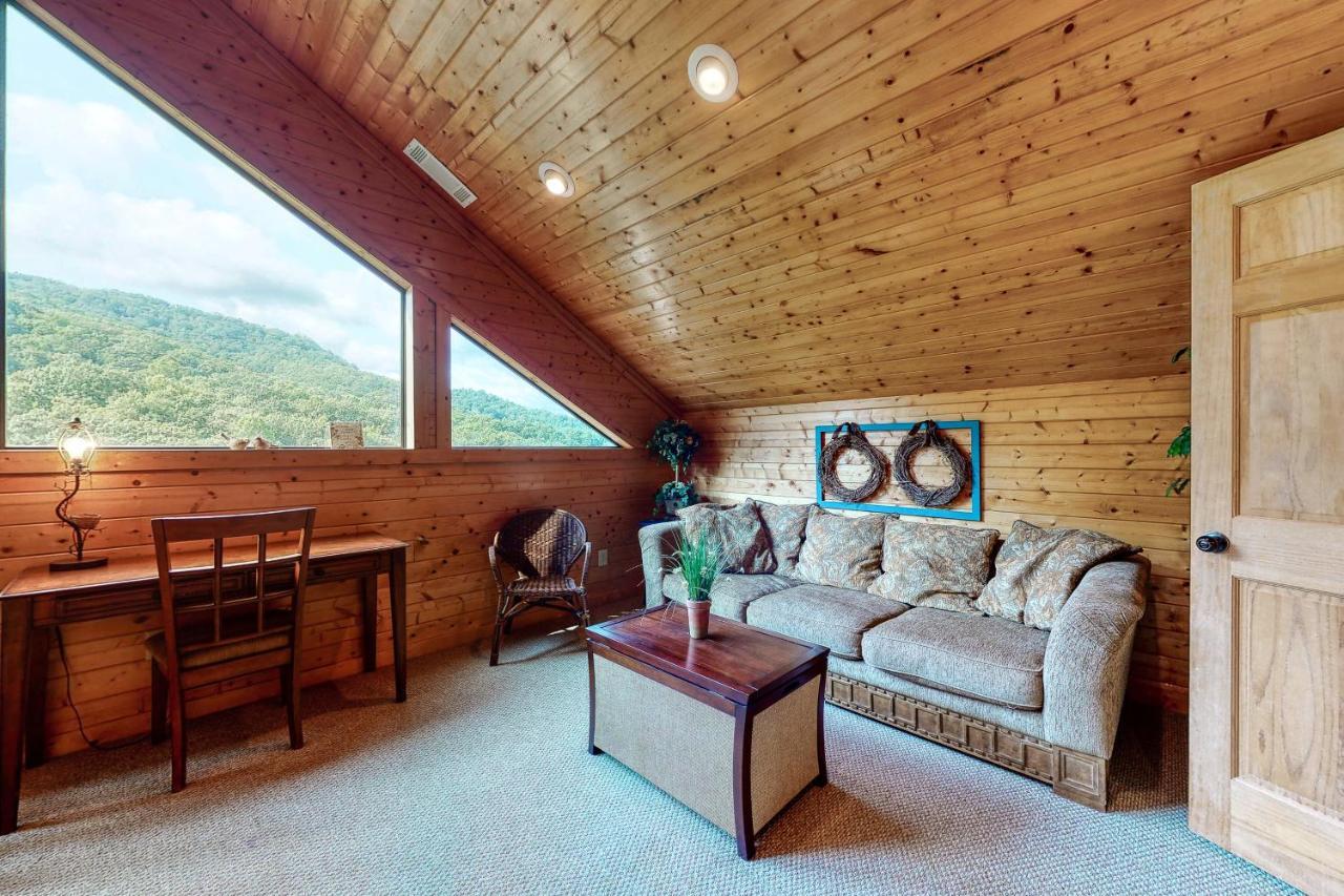 Вилла Red Roof Retreat Кливленд Экстерьер фото